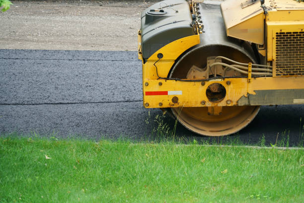 Best Professional Driveway Pavers  in Saunders Lake, OR